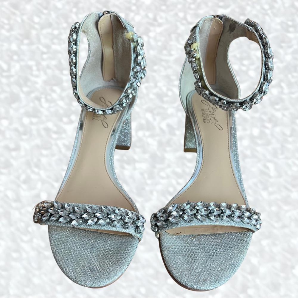 Jewel Badgley Mischka Silver Glitter Crystal
Embellished Heels - Size 7.5